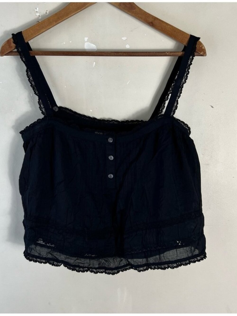 Aritzia Wilfred Black Lace Cropped Cami Size Small Feminine Modal Eyelet Top